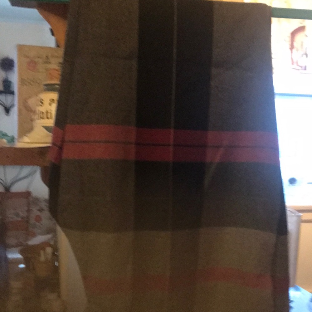 Plaid dress pants. Size 8 2 back useable pockets